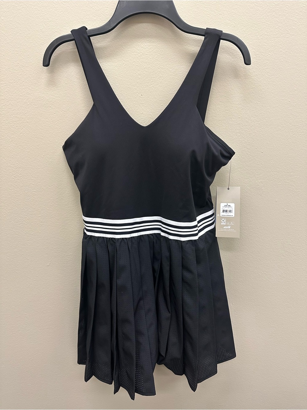 Avia Women's Tennis Dress with Pleated Skort Size XL NEW